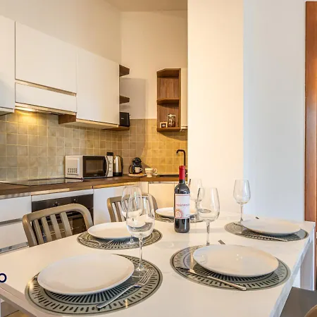 Station Skyline Suite, 300 Meters From The Station Апартаменты