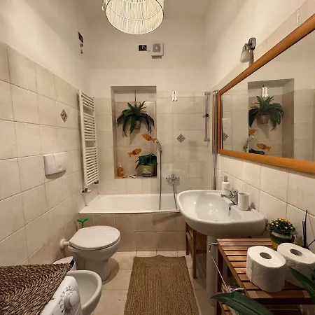 Apartamento Station-bosco Verticale Cozy & Elegant *