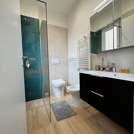 Urban Chic-m4-20 Min Duomo * ميلان