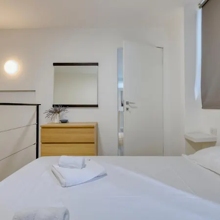 I-host - Maffei 20 Lejlighed *