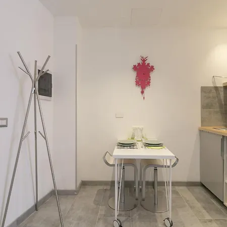 Joivy Cosy Studios, Easy Access To The Centre Of *