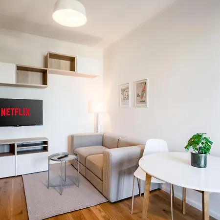 Апартаменты Design Flat With Terrace At 10 Min San Siro Stadium Милан