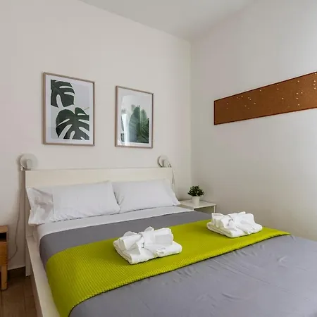 Apartament At Davide's House - Near The Metro Mediolan