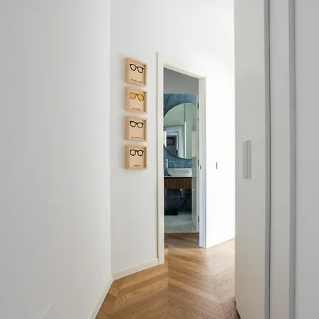 Design Nearby Duomo Apartment Milan