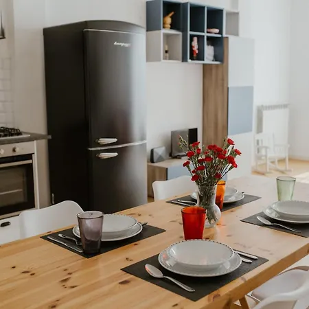 Guesthost - Mecenate Bright