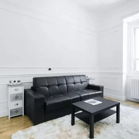 Aquileia - Stylish Loft Close To Navigli - Metro M4 Coni Zugna & Sant'ambrogio شقة