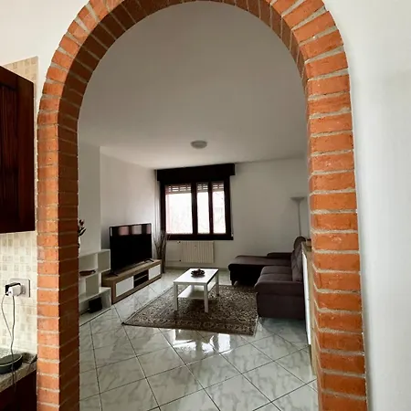 Bright Three-room 250m From The Subway