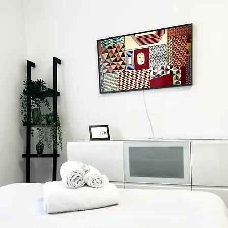 Cozy House A Few Steps From The Metro And Duomo شقة ميلان