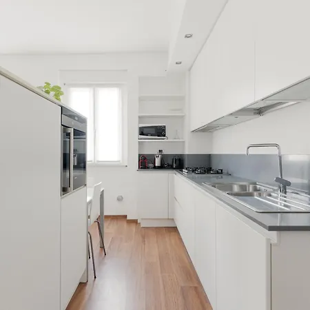 Guesthost - Gorla Modern Apartment