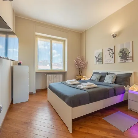 Bright & Cozy 2 Bedroom Flat 50m From M4 Stop Lejlighed Milano