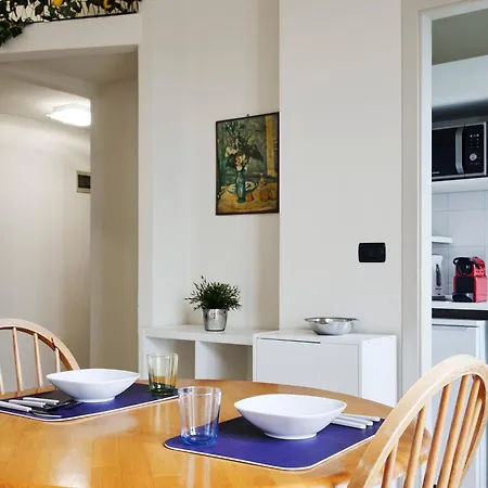 Bright Urban - Porta Romana Apartamento