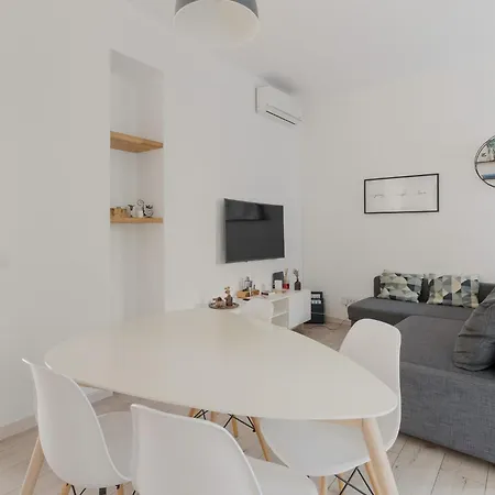 Guesthost - Modern Lancetti Appartement
