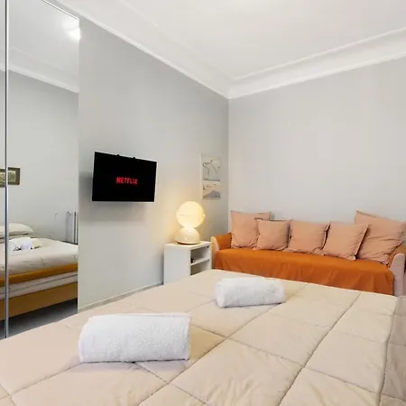 Apartamento A Stone's Throw From - Balcony - Ac *