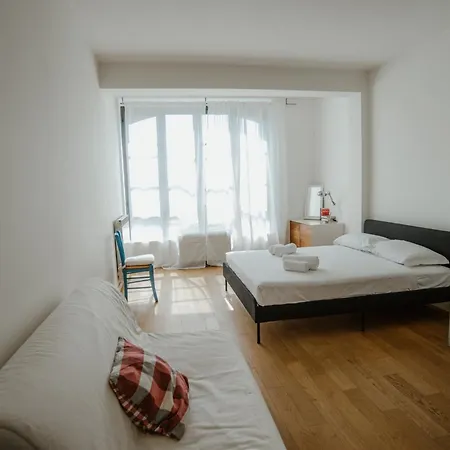 Guesthost - Mecenate Bright מילאנו