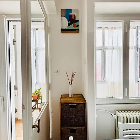 Bright Three-room 250m From The Subway Appartement *
