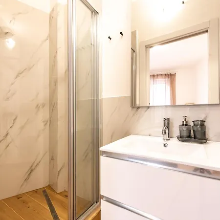 Apartmán Navigli 2-bedroom And Sofa Bed