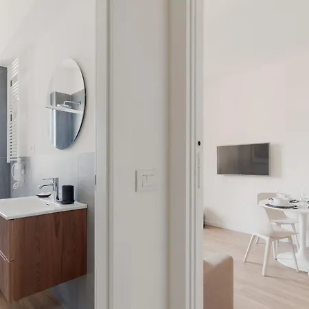 Guesthost - Modern Lambrate Appartement *