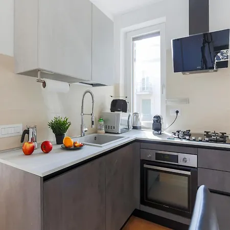 The Rent - Spacious Two-bedroom Flat Near Milan