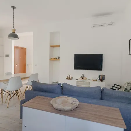 Guesthost - Modern Lancetti * Milan