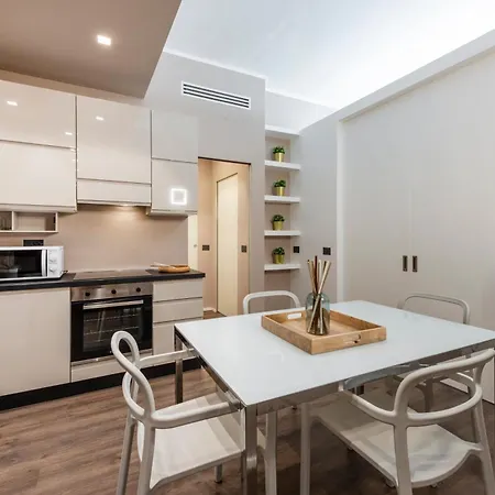 Duomo B - Panoramic Two Bedrooms * 밀라노