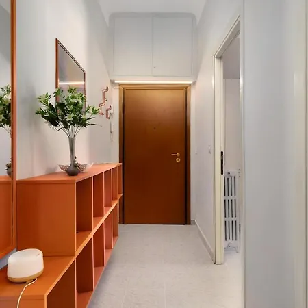Apartamento A Stone's Throw From - Balcony - Ac