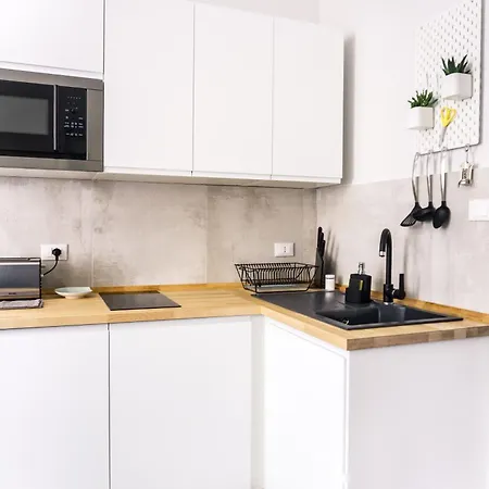 Appartement Cozy 1Br With Terrace 15 Min To Central Station Milaan