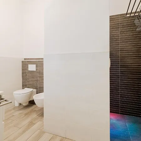 Guesthost - Spacious In Trenno Apartamento