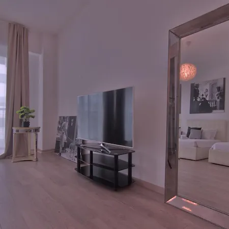 Sparkle - Chic In The *