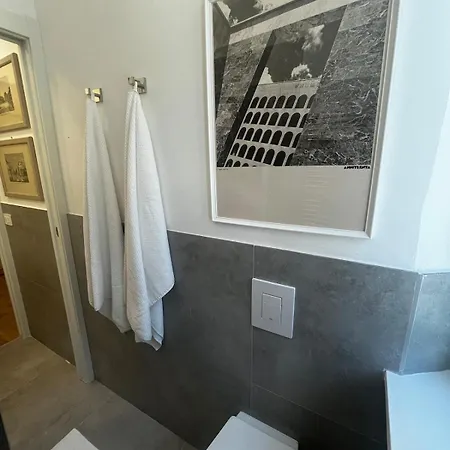 Knock-knock Navigli Milán