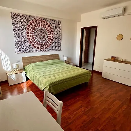 Bright Three-room 250m From The Subway *