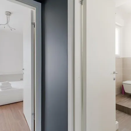 Guesthost - Gorla Modern Apartment