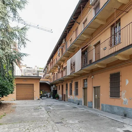 Apartamento Guesthost - Spacious In Trenno *