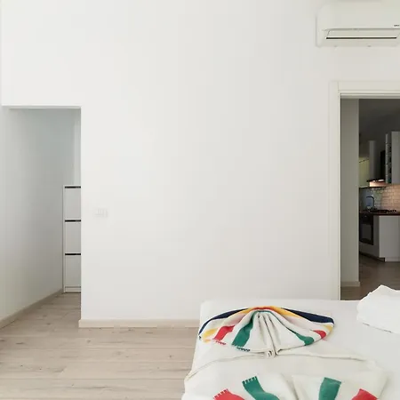 Guesthost - Modern Lancetti