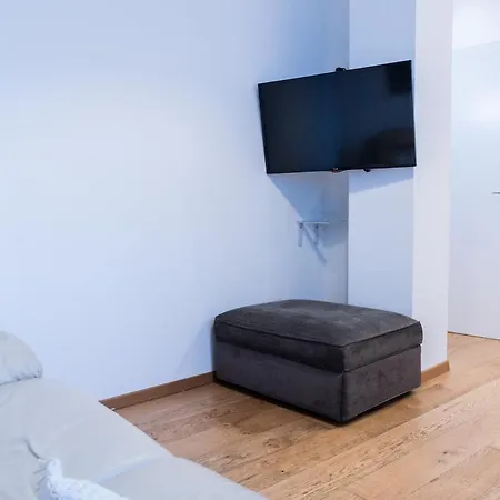 Isola Living - M3-m5 Zara Subway