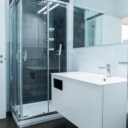 Isola Living - M3-m5 Zara Subway * Μιλάνο