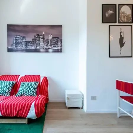 Mylo's -15 Minutes From The Duomo, Ieo, Prada * Milan