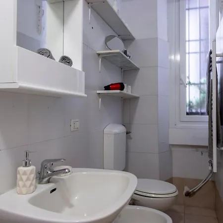 Stylish At Isola-garibaldi District - B ミラノ