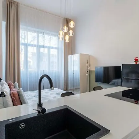 Luxurious Designer - Station