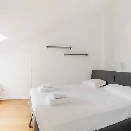 Apartment Guesthost - Darsena Bright *