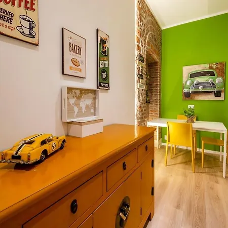 Bocconi 3 - Colorful - B ميلان