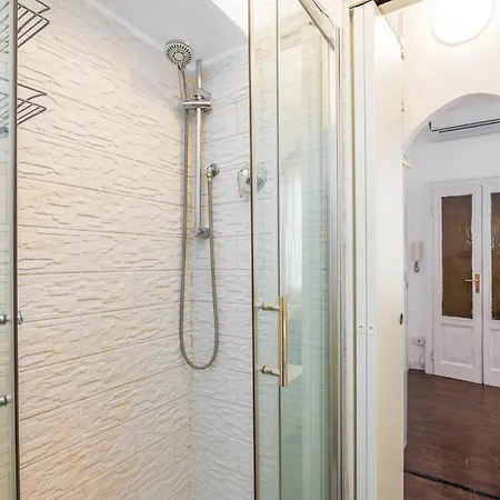 Cozy Near The Arch Of Peace *