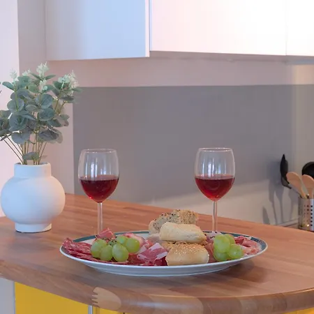 Sparkle - Chic In The