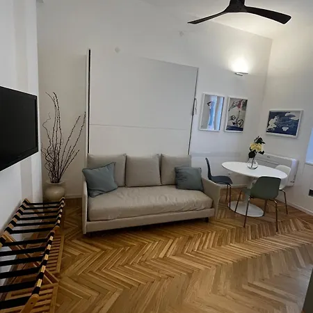 Knock-knock Navigli *