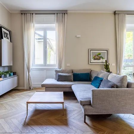 Design Nearby Duomo Apartment Milan