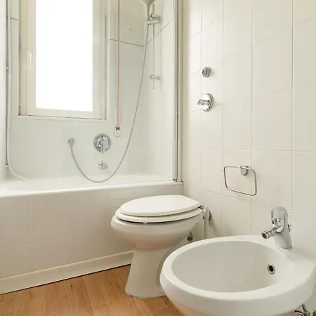 Guesthost - Dergano M3 Bright *