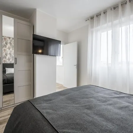 Station 400 Mt Apartment