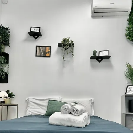 Cozy House A Few Steps From The Metro And Duomo شقة ميلان