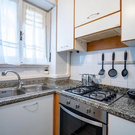 Duomo 10 Minutes Away Spacious 5 Pax Balcony Wifi Ac Appartamento