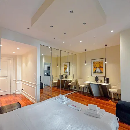 Foro Exclusive - 5 Mins From Duomo Daire