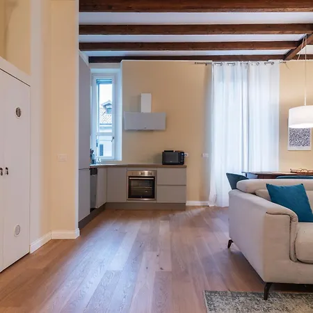 Designer In A Unique Setting Near M2 - Berra 10 Apartmán